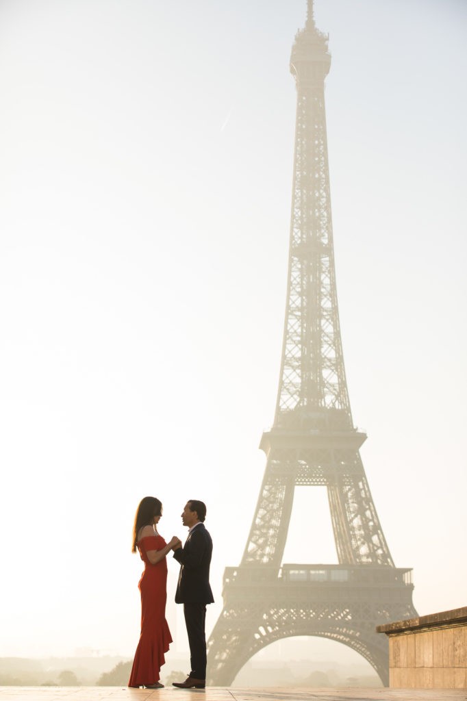 Surprise proposal in Paris, Eiffel tower