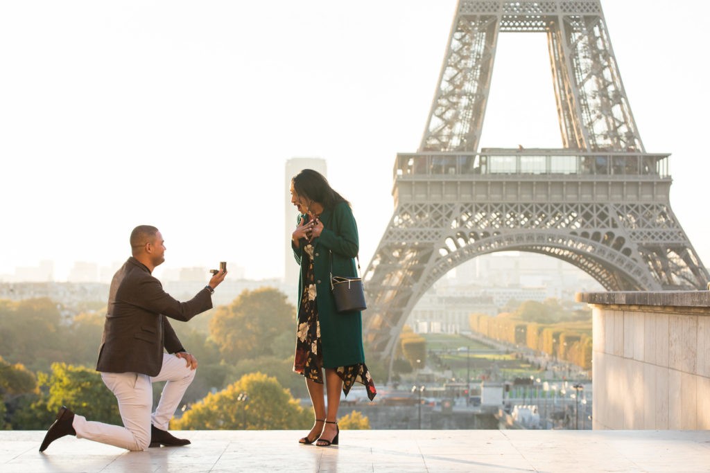 Surprise marriage proposal in Paris, Paris photographer Julien LB Photography Paris