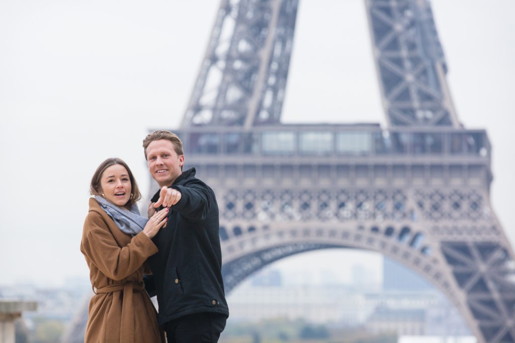 Surprise proposal in Paris Photographer at the Eiffel tower.