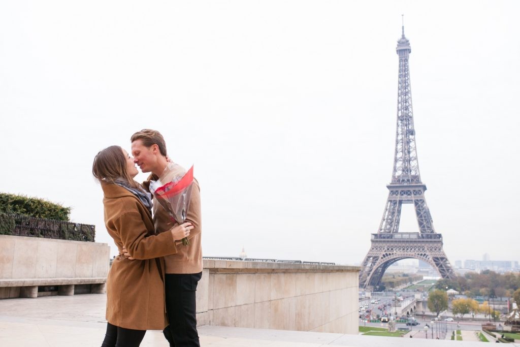 Surprise proposal in Paris Photographer Eiffel tower