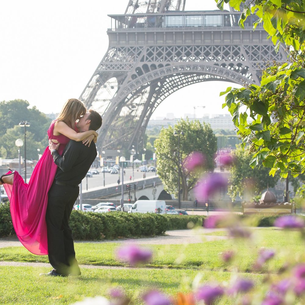Honeymoon photoshoot in Paris with Julien LB Paris Photographer